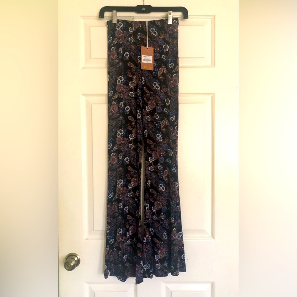 Ghanda Clothing super cute knit flare pants